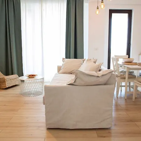 Summer Lamera Apartment Mamaia