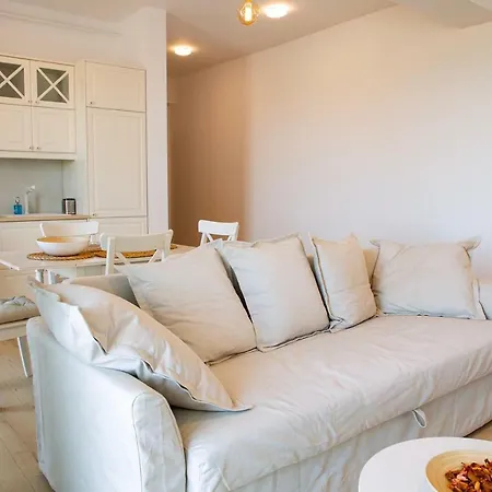 Summer Lamera Apartment